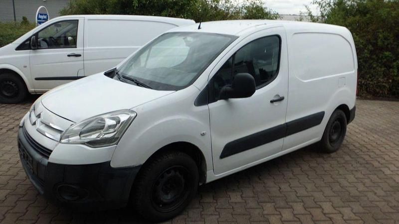 Weiß Gebraucht 2011 Citroën Berlingo Van / Kleinbus | 2.800 € (Guter Preis) - Bild 1/4