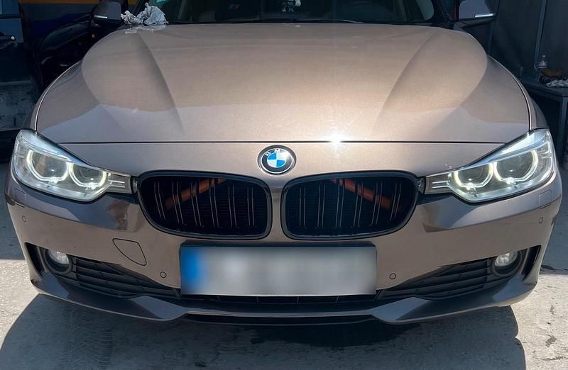 Gebraucht BMW 318 150 PS (110 kW) 2013 Braun Limousine