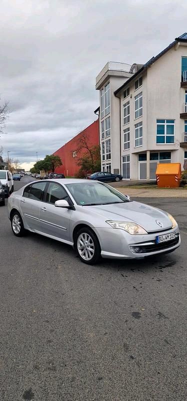 Silber Gebraucht 2008 Renault Laguna III Limousine | 1.650 € (Guter Preis) - Bild 1/4