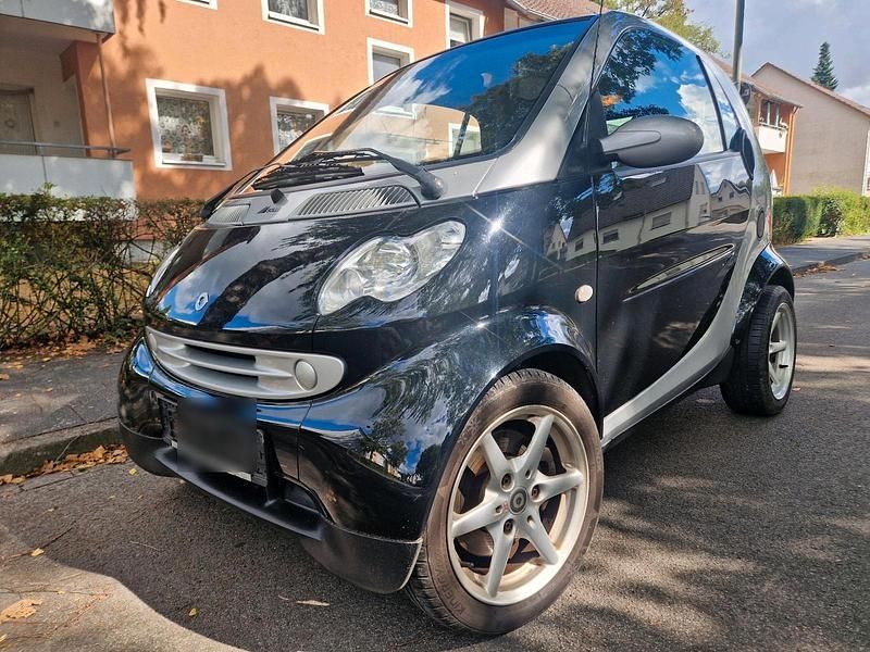 Schwarz Gebraucht 2004 Smart ForTwo Coupé Kleinwagen | 2.999 € (Etwas zu teuer) - Bild 1/4