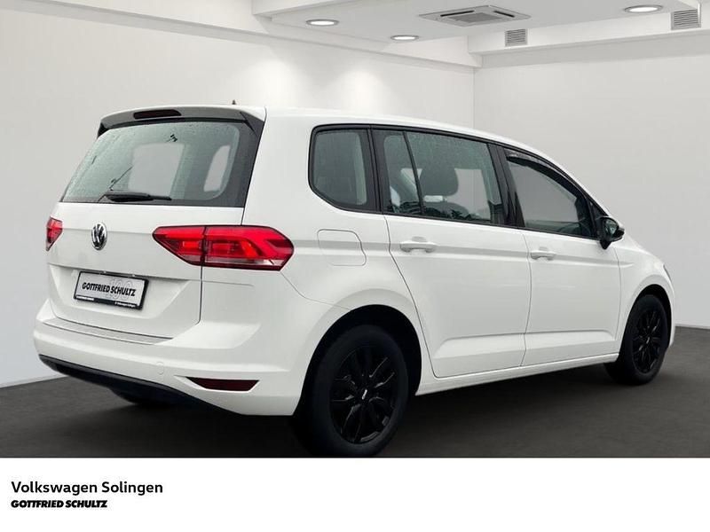 Gebraucht VW Touran Trendline 116 PS (85 kW) 2019 Weiss Van / Kleinbus