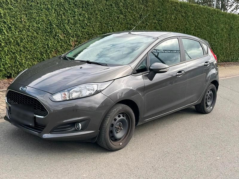 Gebraucht Ford Fiesta 82 PS (60 kW) 2017 Grau Kleinwagen
