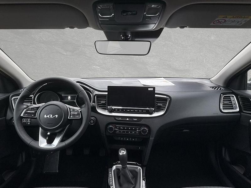 Gebraucht Kia Ceed Sportswagon 140 PS (102 kW) 2025 Grün Kombi