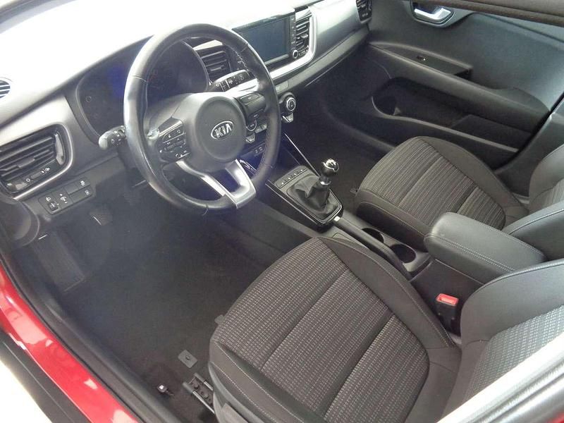 Gebraucht Kia Stonic Vision 84 PS (61 kW) 2017 Rot SUV