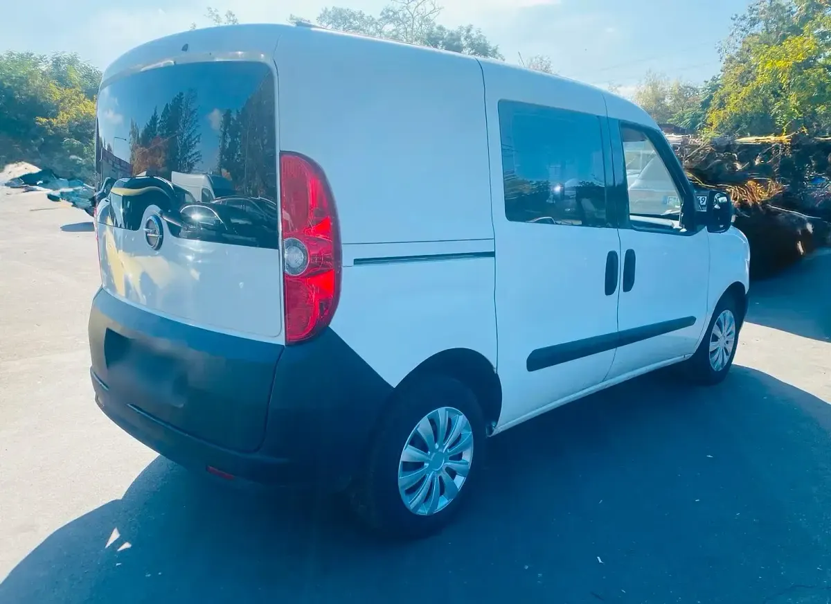 Gebraucht Opel Combo 100 PS (73 kW) 2013 Weiß Van / Kleinbus
