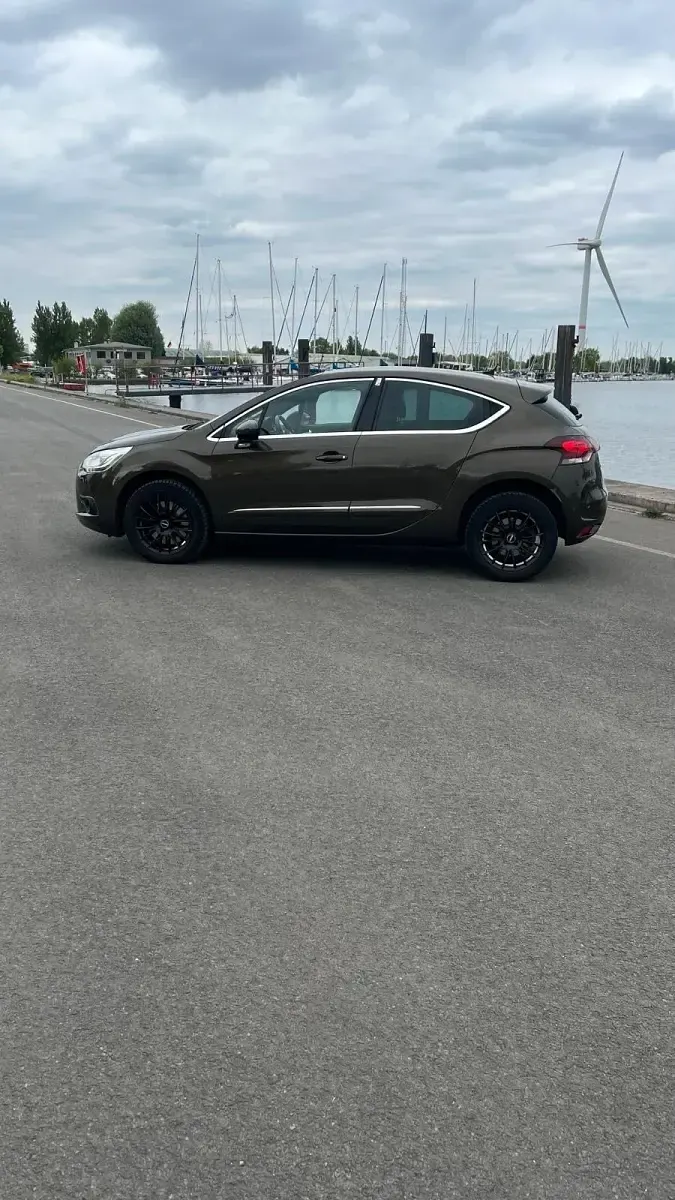 Gebraucht Citroën DS4 Sport Chic 200 PS (147 kW) 2012 Braun Kleinwagen