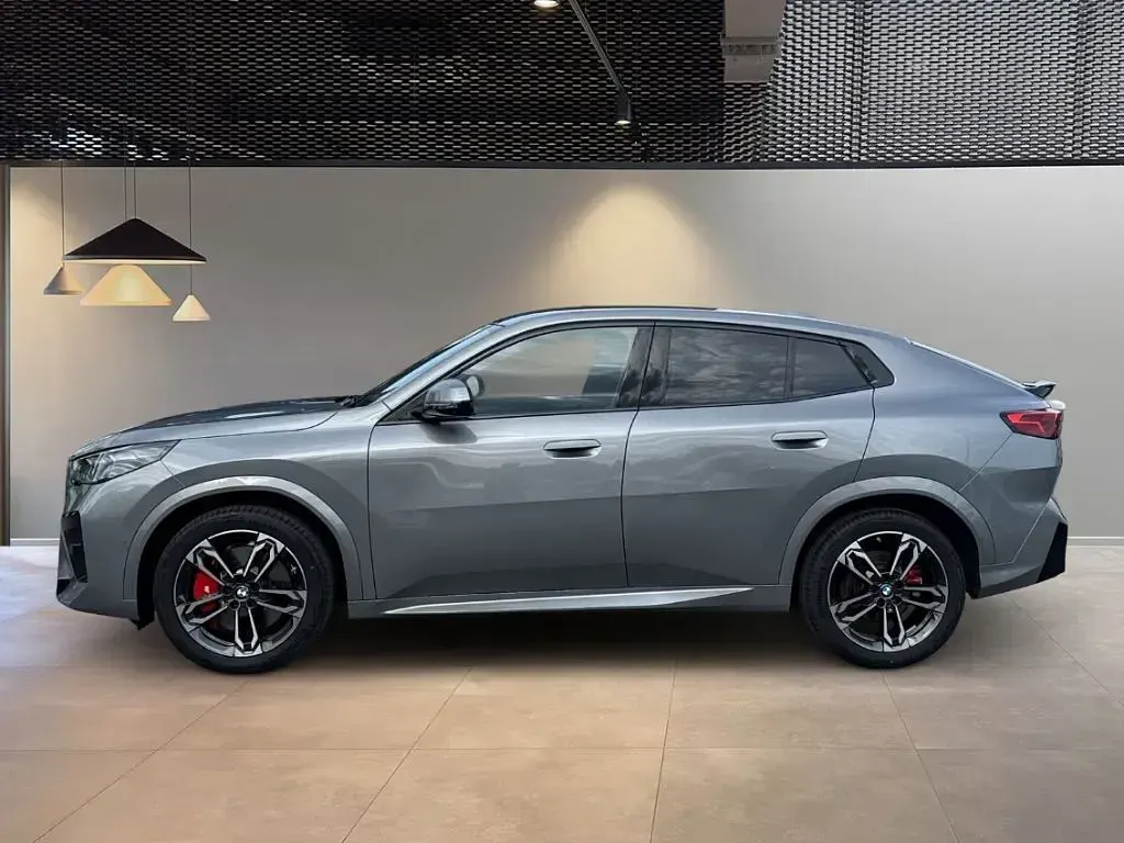 Gebraucht BMW X2 M Sport 170 PS (125 kW) 2025 Grau SUV