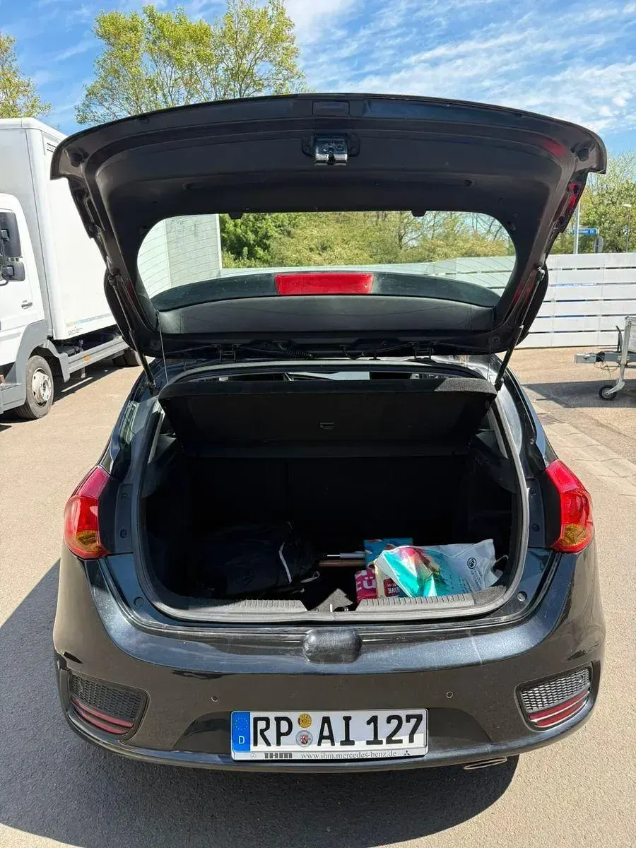 Używany Kia Ceed 101 KM (74 kW) 2016 Czarny Hatchback