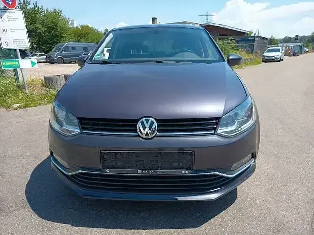 Gebraucht VW Polo LOUNGE 90 PS (66 kW) 2015 Grau Limousine