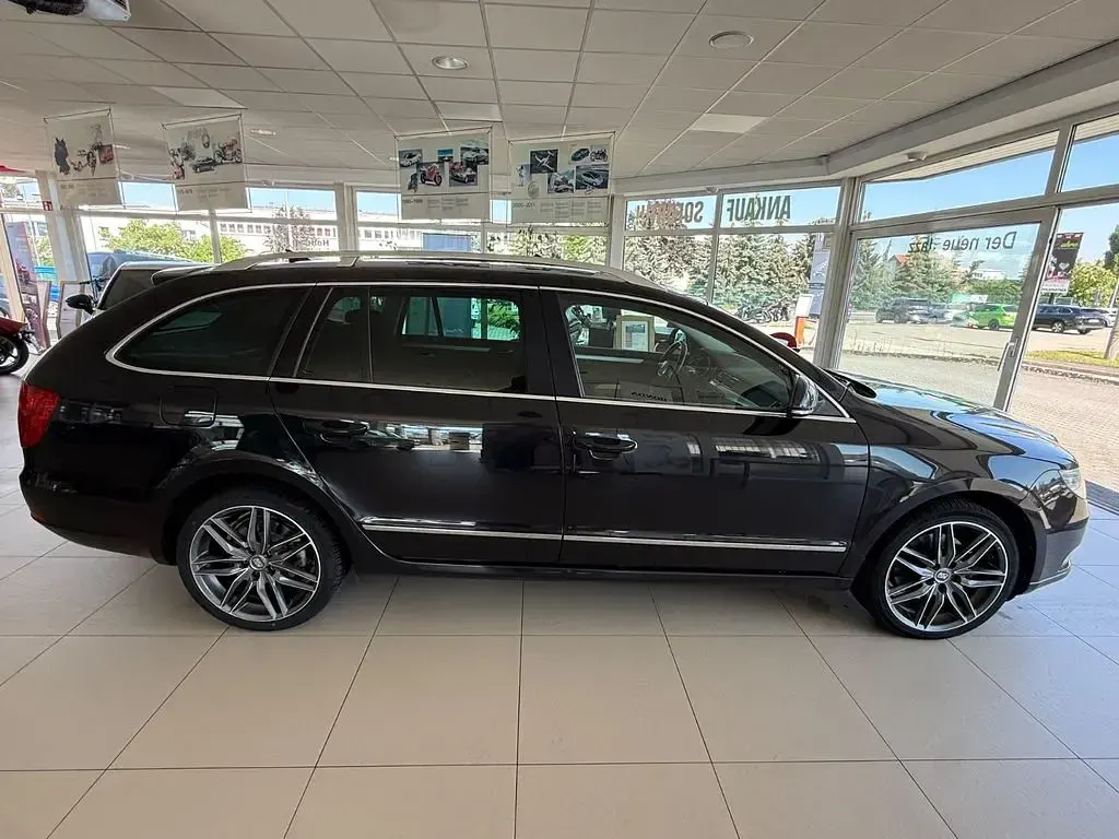 Gebraucht Skoda Superb Elegance 170 PS (125 kW) 2013 Schwarz Kombi