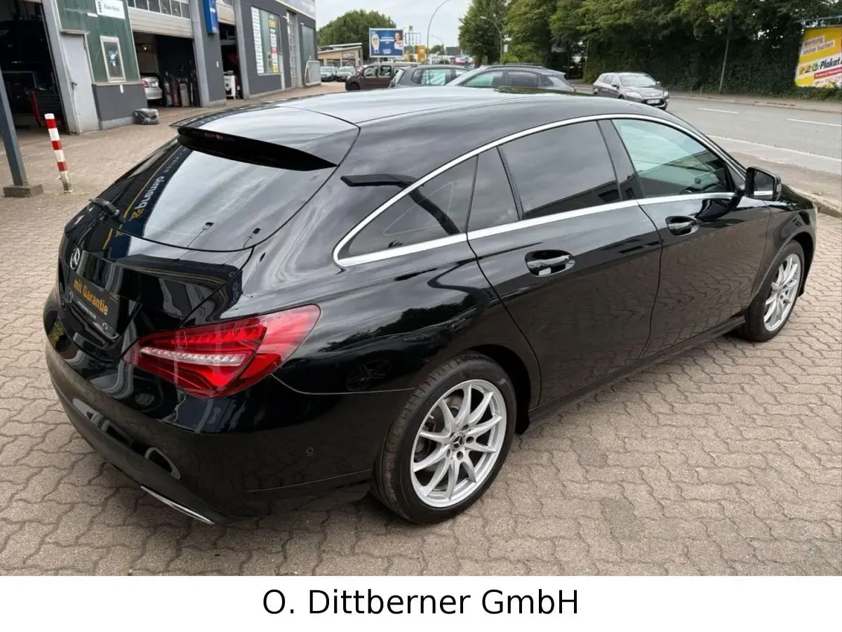 Gebraucht Mercedes CLA220 Shooting Brake 170 PS (125 kW) 2018 Schwarz Kombi