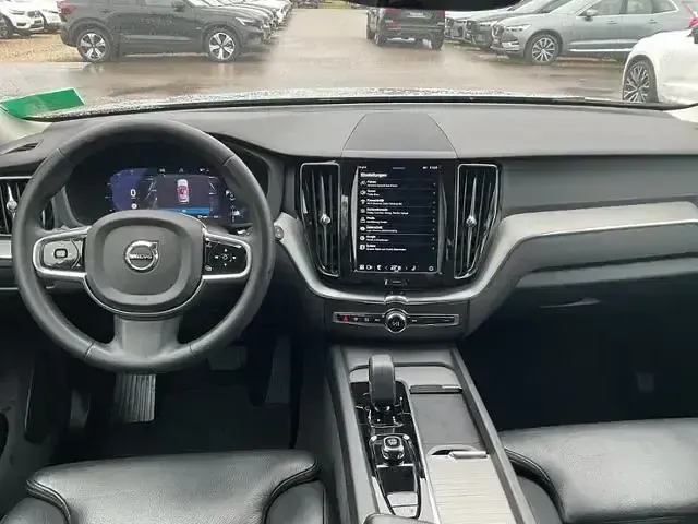 Gebraucht Volvo XC60 Plus 197 PS (144 kW) 2024 Vapour grey SUV
