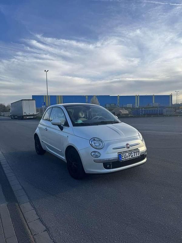 Weiß Gebraucht 2014 Fiat 500 Lounge Kleinwagen | 6.500 € (Fairer Preis) - Bild 1/4