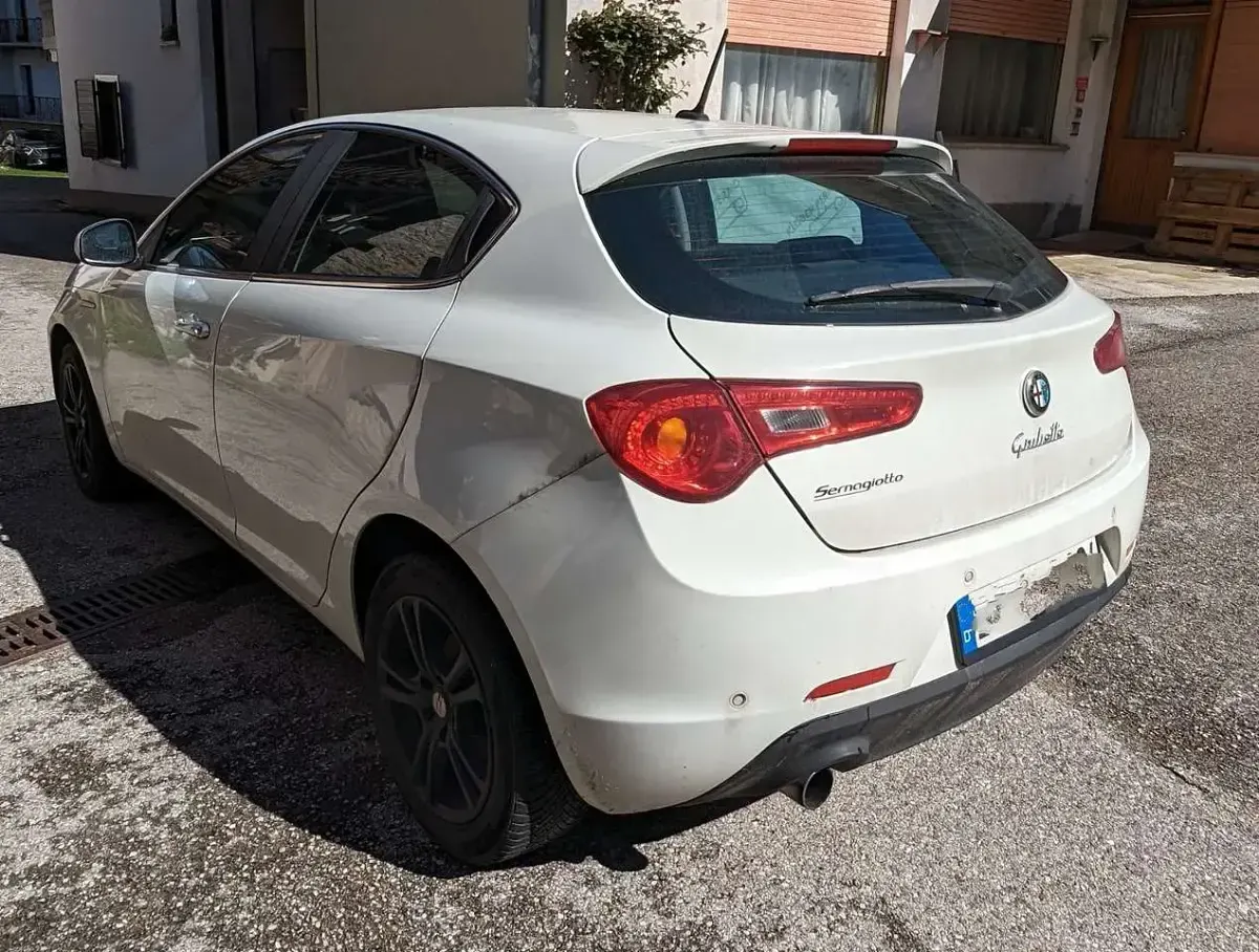 Gebraucht Alfa Romeo Giulietta 105 PS (77 kW) 2013 Kleinwagen