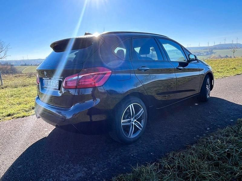 Gebraucht BMW 225 Active Tourer iPerformance 224 PS (164 kW) 2020 Schwarz Van / Kleinbus
