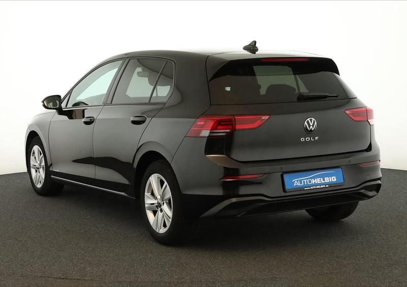 Gebraucht VW Golf Life 131 PS (96 kW) 2023 Deep black perleffekt SUV