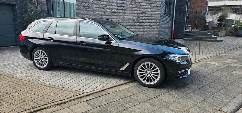 Schwarz Gebraucht 2018 BMW 520 Performance Kombi | 13.990 € (Etwas zu teuer) - Bild 1/4