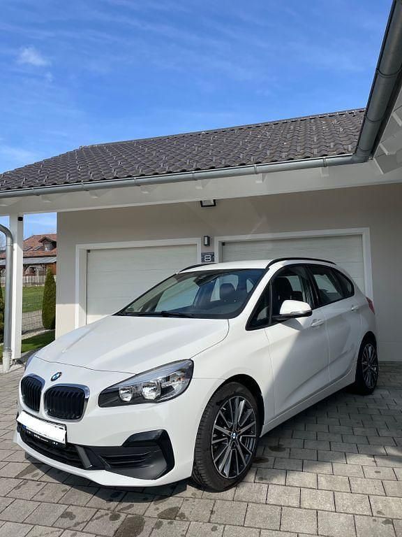 Gebraucht BMW 216 Active Tourer Efficient Dynamics 109 PS (80 kW) 2019 Weiß Van / Kleinbus