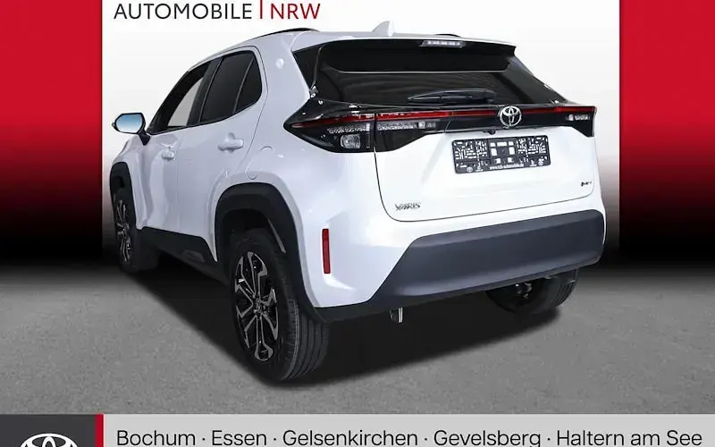 Neu Toyota Yaris Cross 131 PS (96 kW) 2025 Weiß SUV