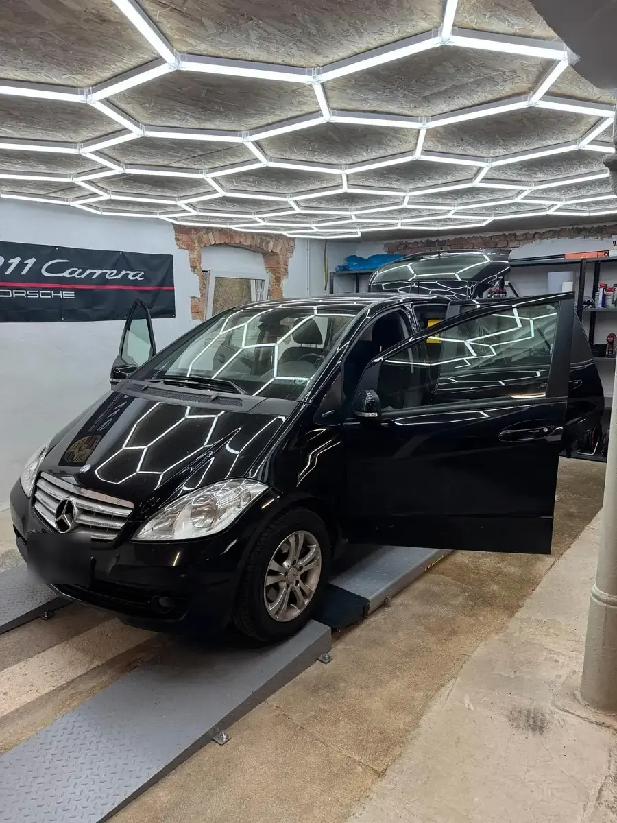 Gebraucht Mercedes A180 115 PS (84 kW) 2010 Schwarz Kombi