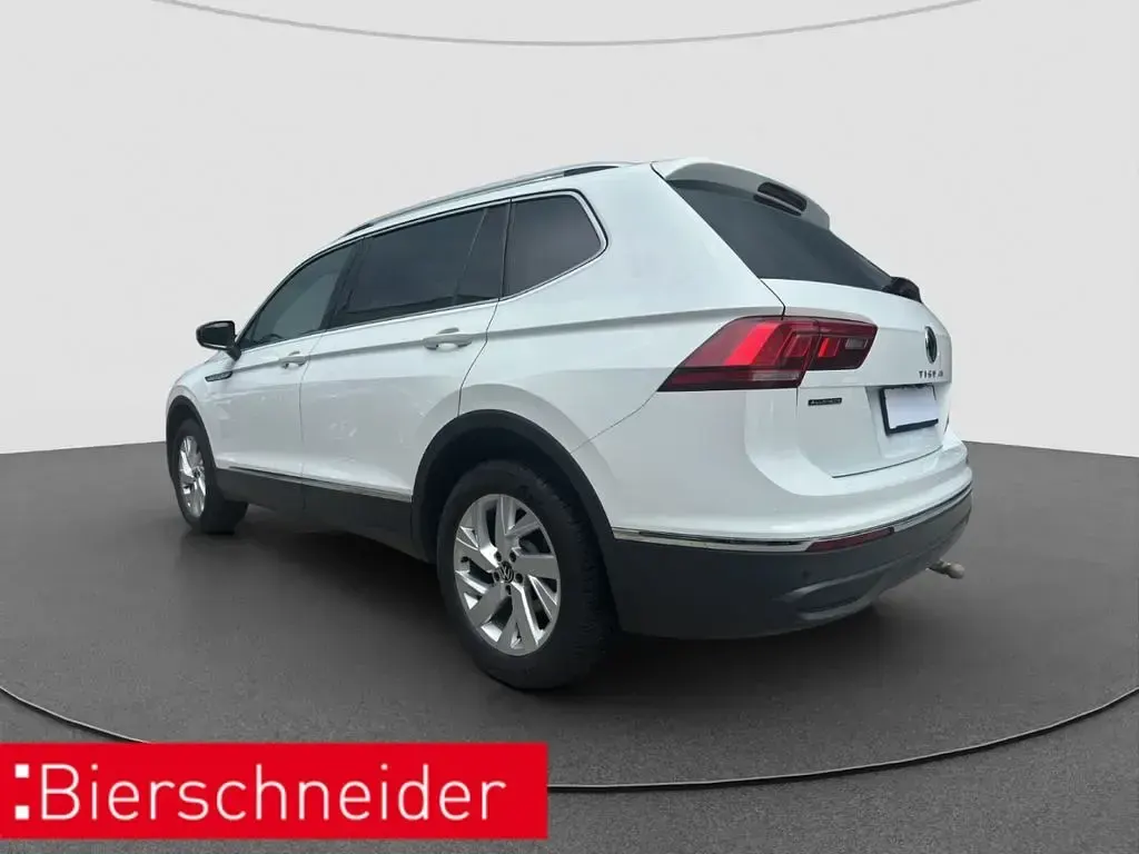 Gebraucht VW Tiguan Allspace Life 150 PS (110 kW) 2024 Weiss SUV