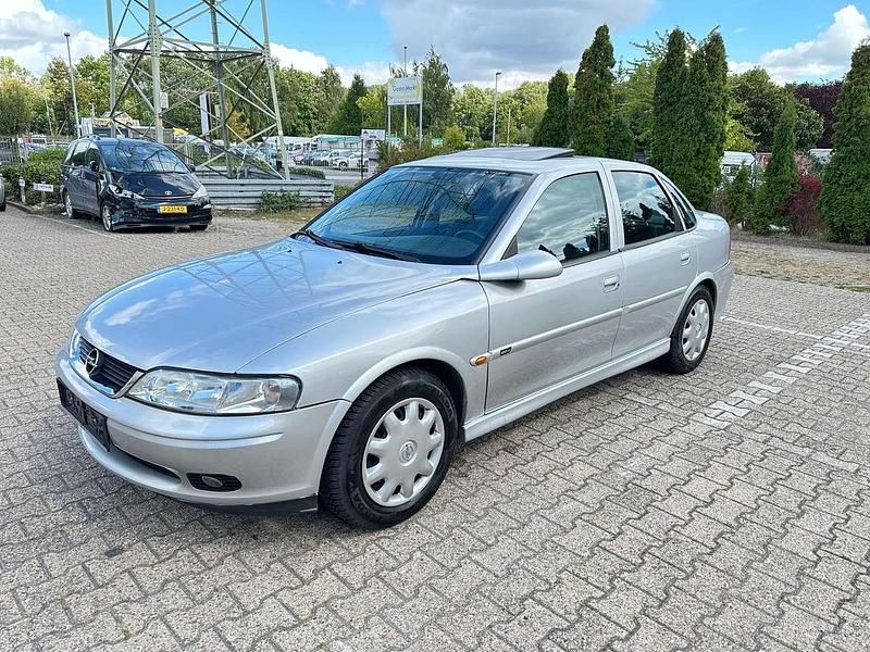 Silber Gebraucht 2000 Opel Vectra Limousine | 3.250 € (Etwas zu teuer) - Bild 1/4