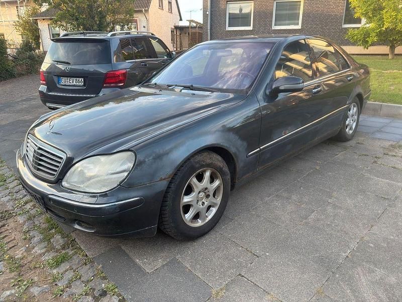 Schwarz Gebraucht 2000 Mercedes S430 Limousine | 1.200 € (Superpreis) - Bild 1/4