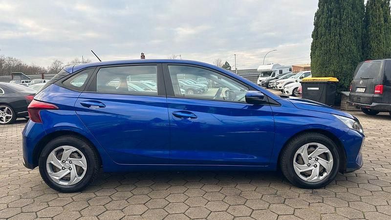 Gebraucht Hyundai i20 101 PS (74 kW) 2021 Blau Kleinwagen