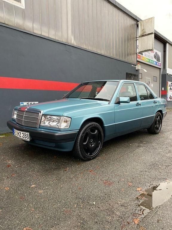 Blau Gebraucht 1992 Mercedes 190 Limousine | 11.500 € - Bild 1/4