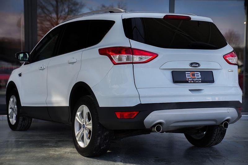 Gebraucht Ford Kuga Trend 150 PS (110 kW) 2013 Weiß SUV