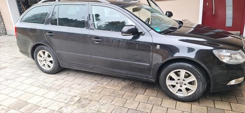 Gebraucht Skoda Octavia Style 140 PS (102 kW) 2012 Schwarz Kombi