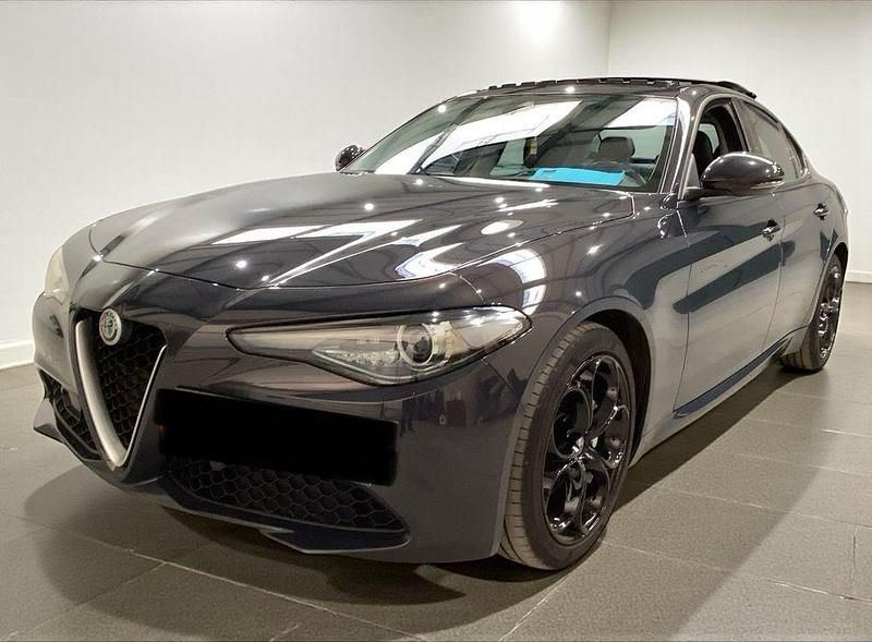 Grau Gebraucht 2017 Alfa Romeo Giulia Super Limousine | 19.850 € (Fairer Preis) - Bild 1/4