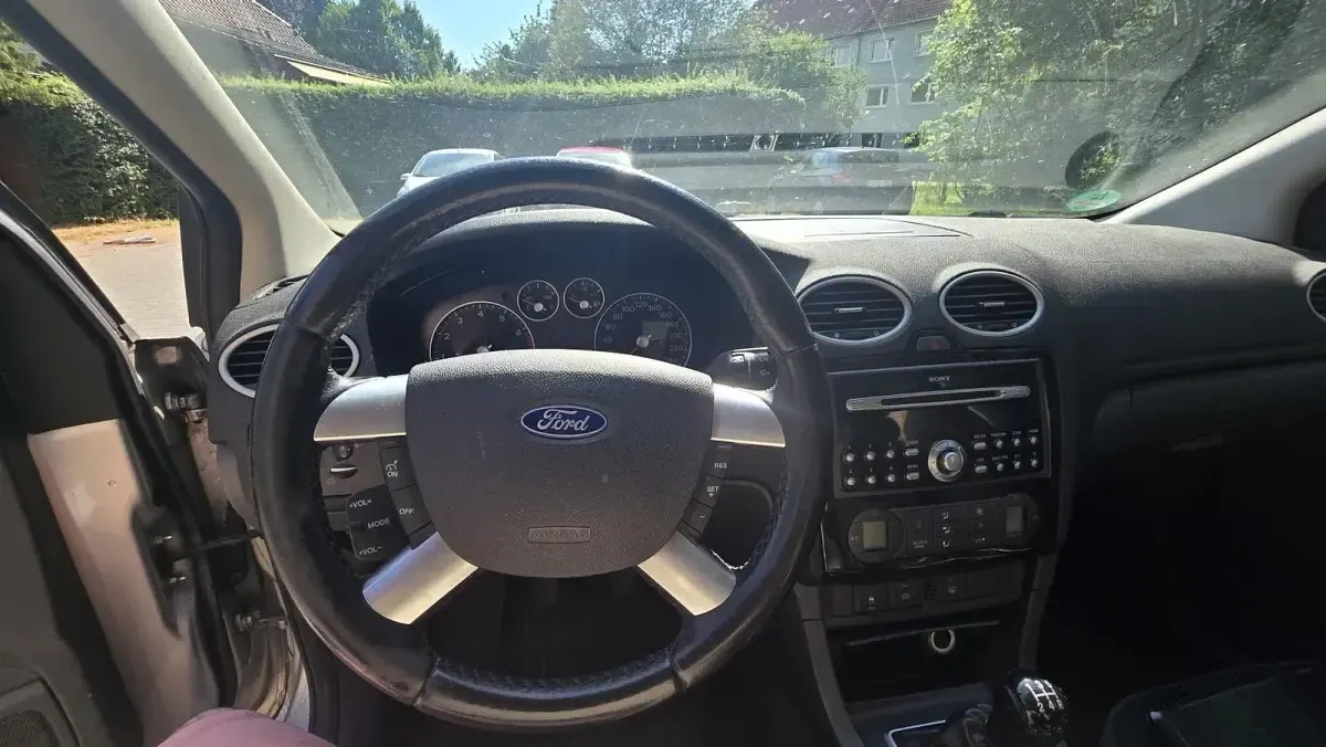 Gebraucht Ford Focus 116 PS (85 kW) 2006 Silber Limousine
