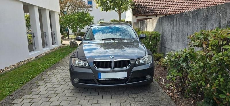 Grau Gebraucht 2006 BMW 318 Limousine | 2.700 € (Guter Preis) - Bild 1/4