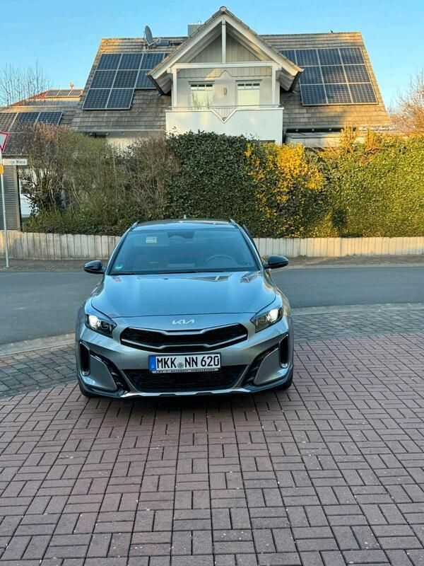 Silber Gebraucht 2024 Kia XCeed SUV | 29.500 € - Bild 1/4