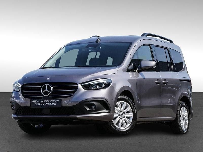 Grau Gebraucht 2024 Mercedes T180 Progressive Van / Kleinbus | 29.744 € (Etwas zu teuer) - Bild 1/4