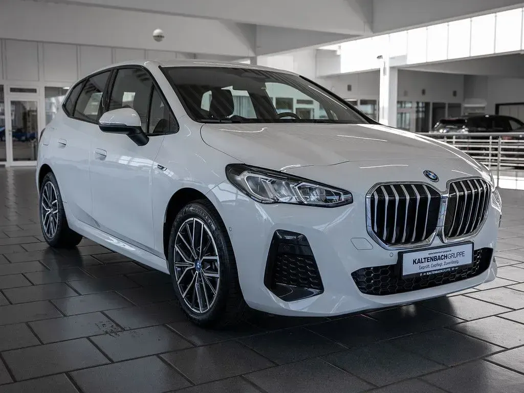 Gebraucht BMW 225 Active Tourer M Sport 245 PS (180 kW) 2022 Alpinweiss iii Van / Kleinbus