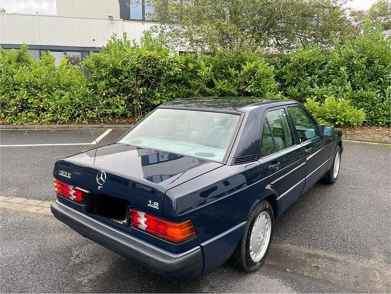 Gebraucht Mercedes 190 109 PS (80 kW) 1991 Blau Limousine