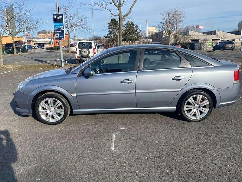 Gebraucht Opel Vectra Edition 155 PS (114 kW) 2005 Lichtsilber m2 Limousine