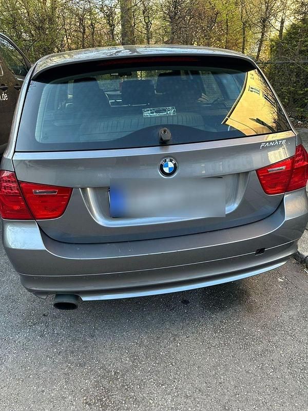 Second-hand BMW 318 143 CP (105 kW) 2009 Gri Break