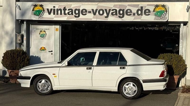 Gebraucht Alfa Romeo 75 109 PS (80 kW) 1990 Weiß Limousine