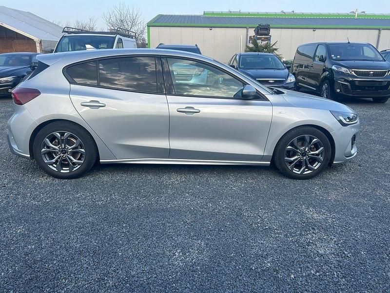 Gebraucht Ford Focus ST-Line 125 PS (91 kW) 2023 Silber Limousine