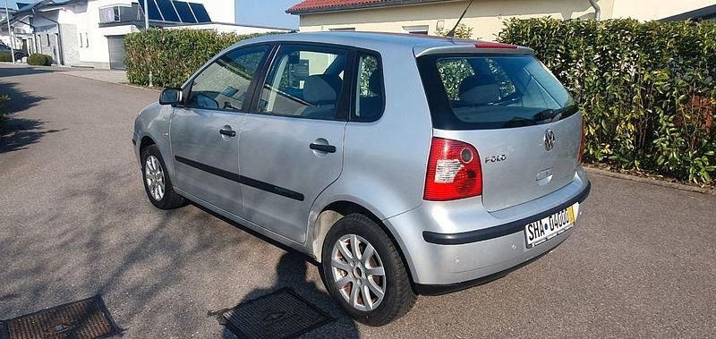 Gebraucht VW Polo Basis 54 PS (39 kW) 2003 Silber Limousine