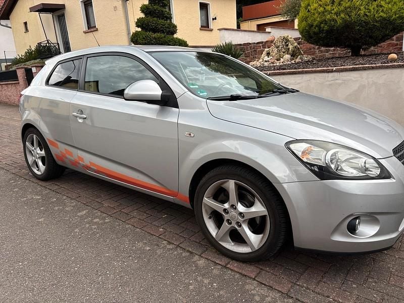 Gebraucht Kia ProCeed 140 PS (102 kW) 2008 Grau Kleinwagen