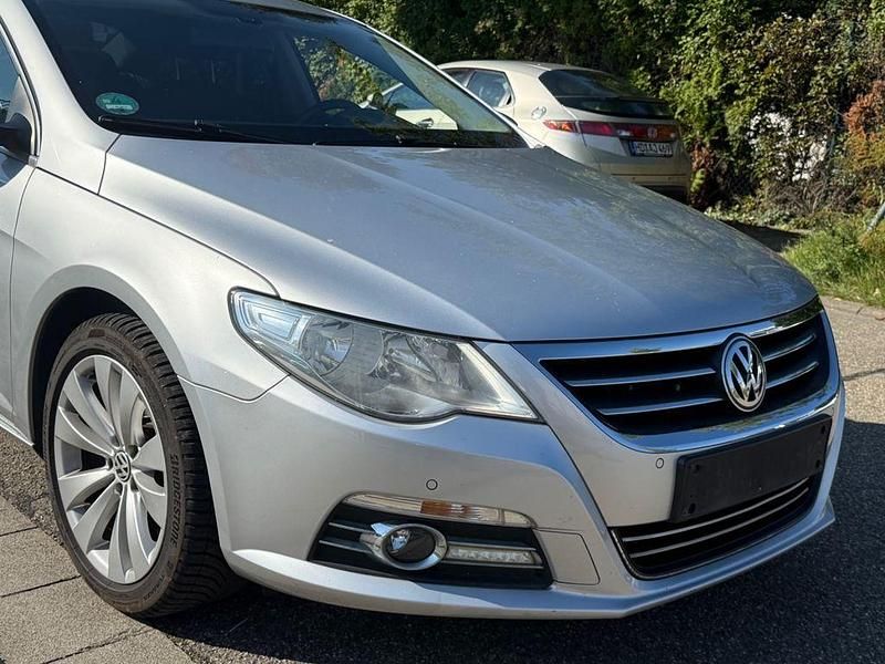 Gebraucht VW Passat Basis 140 PS (102 kW) 2010 Silber Limousine