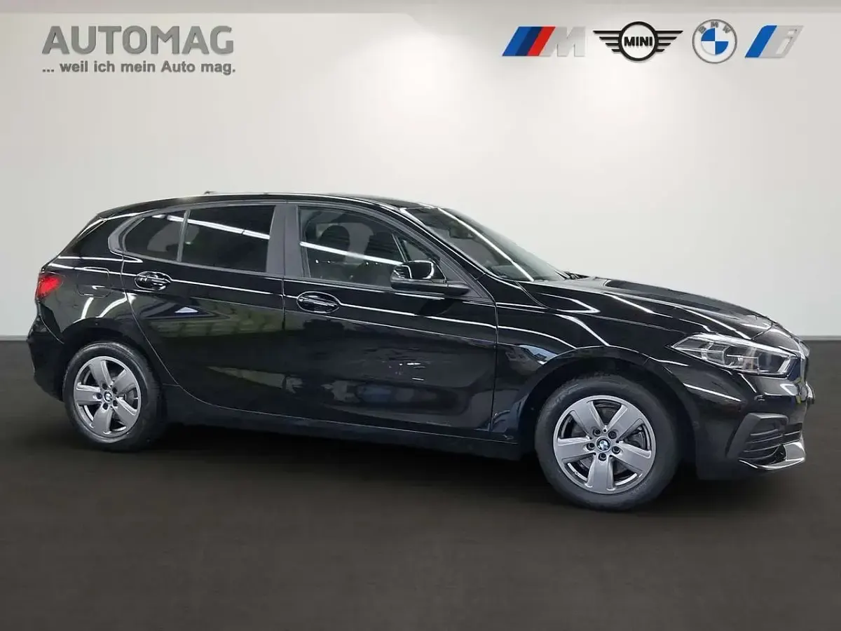 Gebraucht BMW 118 Advantage 136 PS (100 kW) 2023 Schwarz Limousine