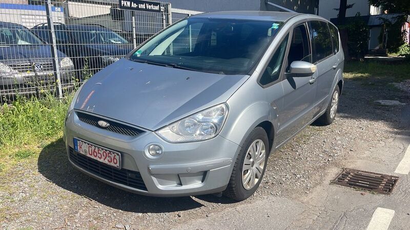 Silber Gebraucht 2010 Ford S-MAX S Van / Kleinbus | 2.750 € (Guter Preis) - Bild 1/2
