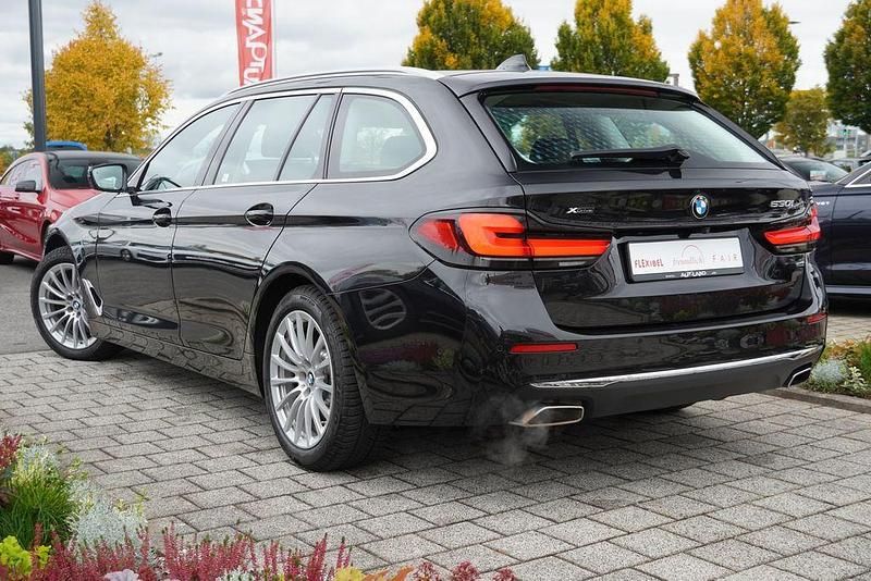 Gebraucht BMW 530 Luxury Line 252 PS (185 kW) 2023 Schwarz Kombi