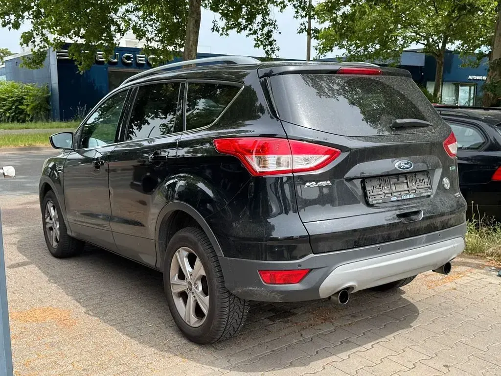 Gebraucht Ford Kuga 150 PS (110 kW) 2014 Schwarz SUV
