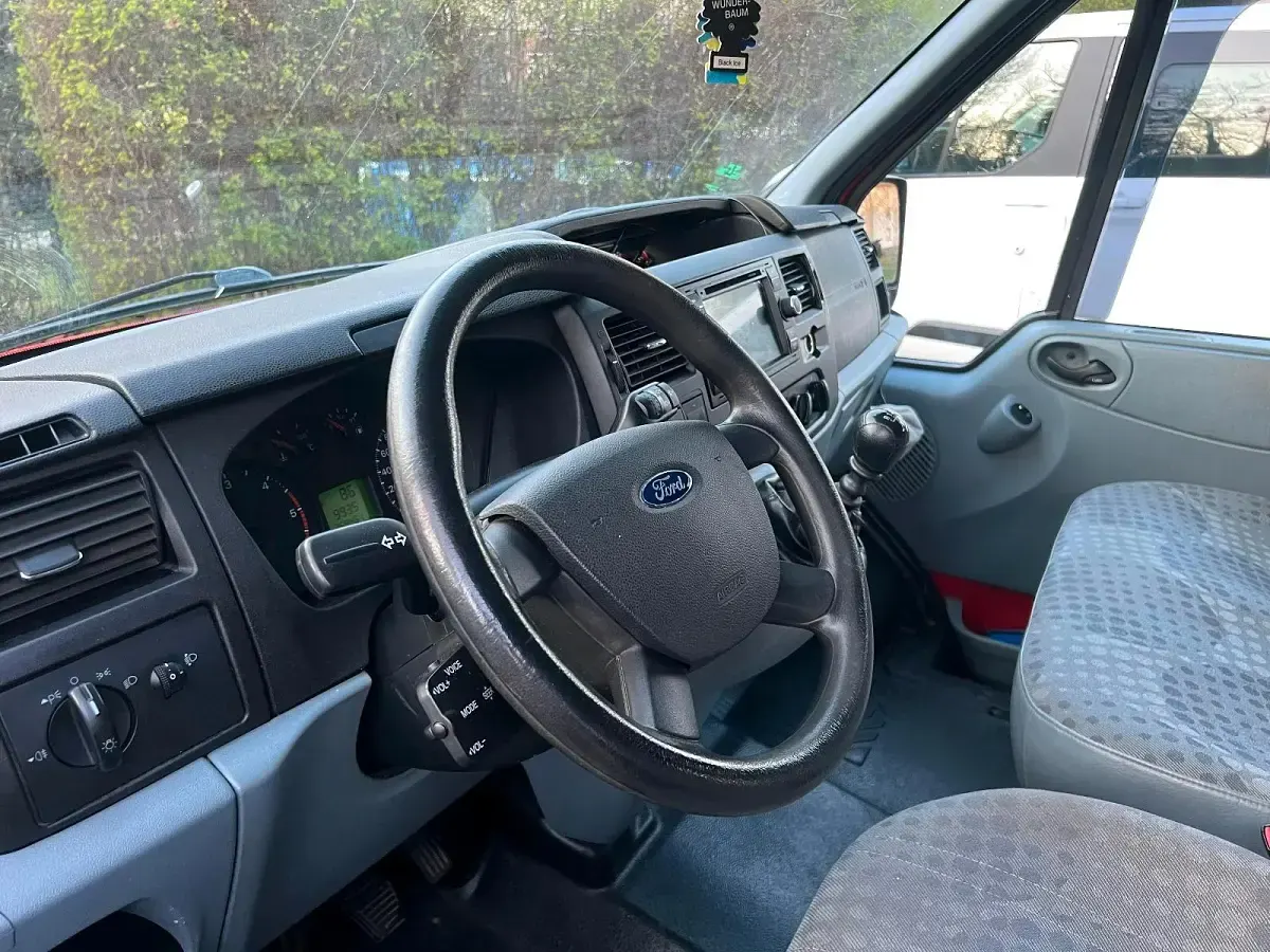 Używany Ford Transit 100 KM (73 kW) 2012 Czerwony Minivan